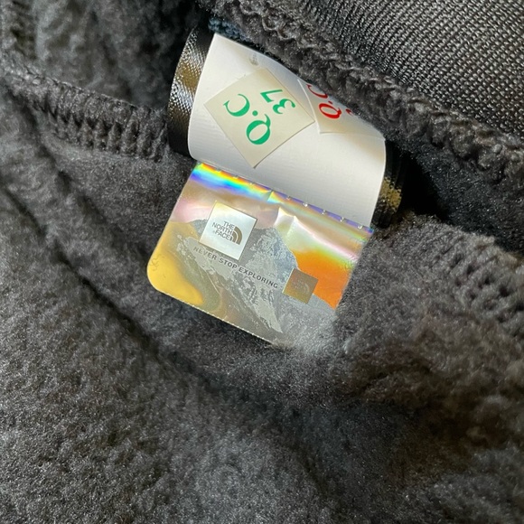 The North Face Men’s Leo Full Zip Sweater - Picture 7 of 7